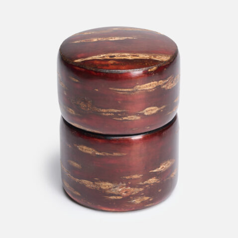 A sakura bark tea caddy