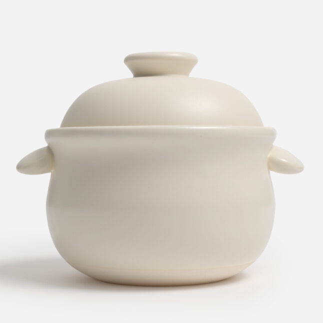 Large white Taiseigama rice pot from Japan House London