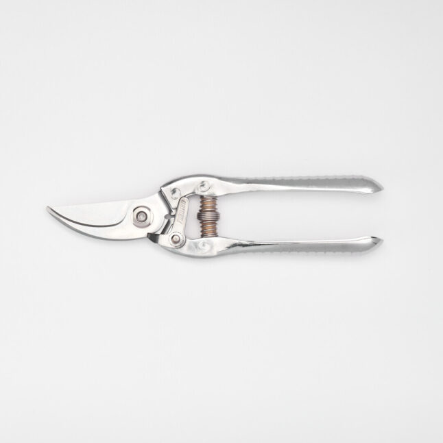Closed small fruit tree shears