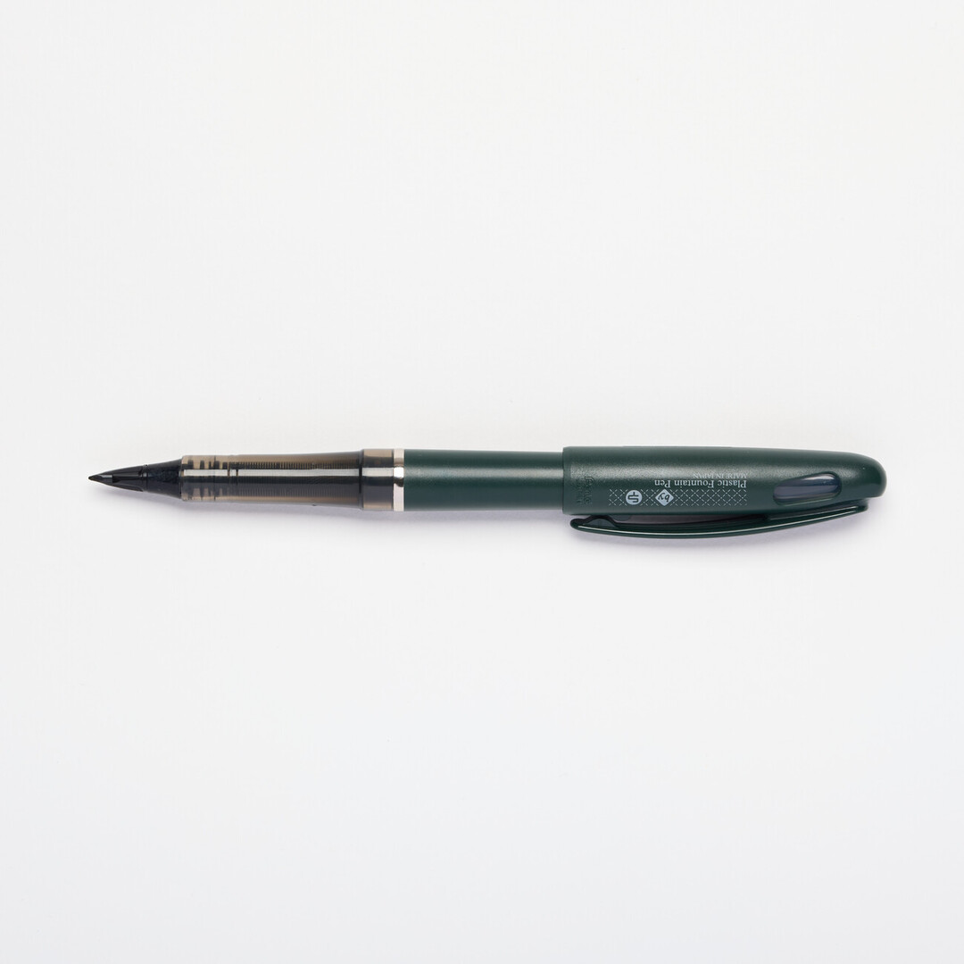 The Tradio black fountain pen open by Craft Design and Technology