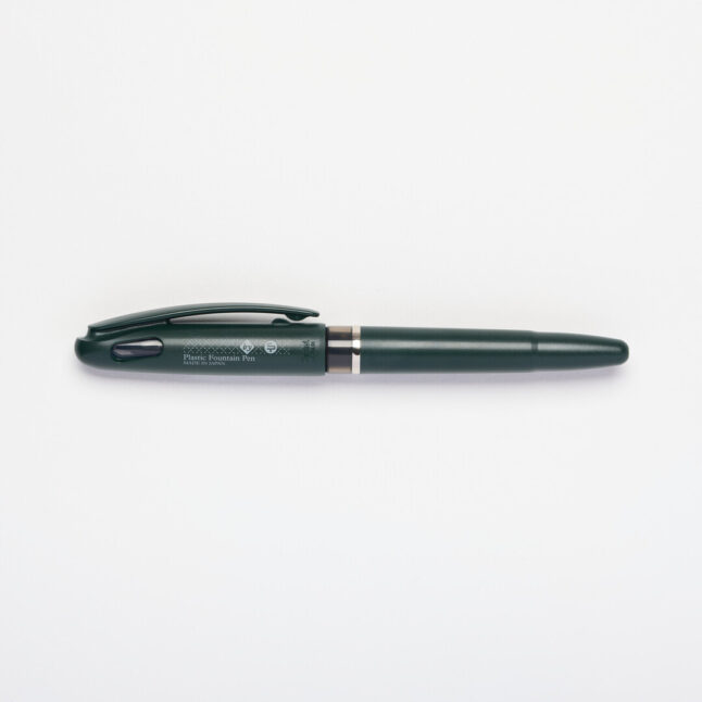The Tradio black fountain pen closed by Craft Design and Technology