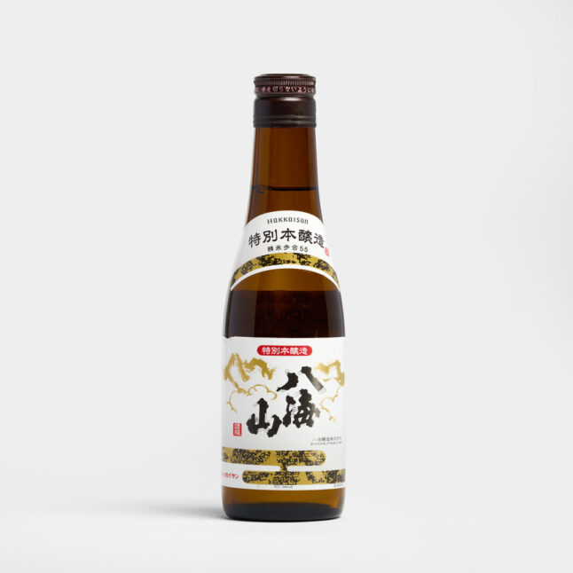 Hakkaisan Tokubetsu Honjōzō 300ml in a small brown bottle