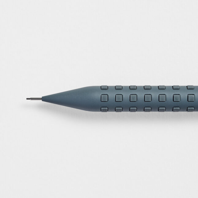 Pentel Smash Mechanical Pencil 0.5 with a tip and grip that has small rubber squares