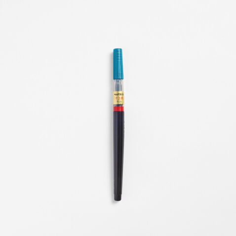 Pentel Brush Pen in the thickness of Sukiho with a curved black body and light blue lid