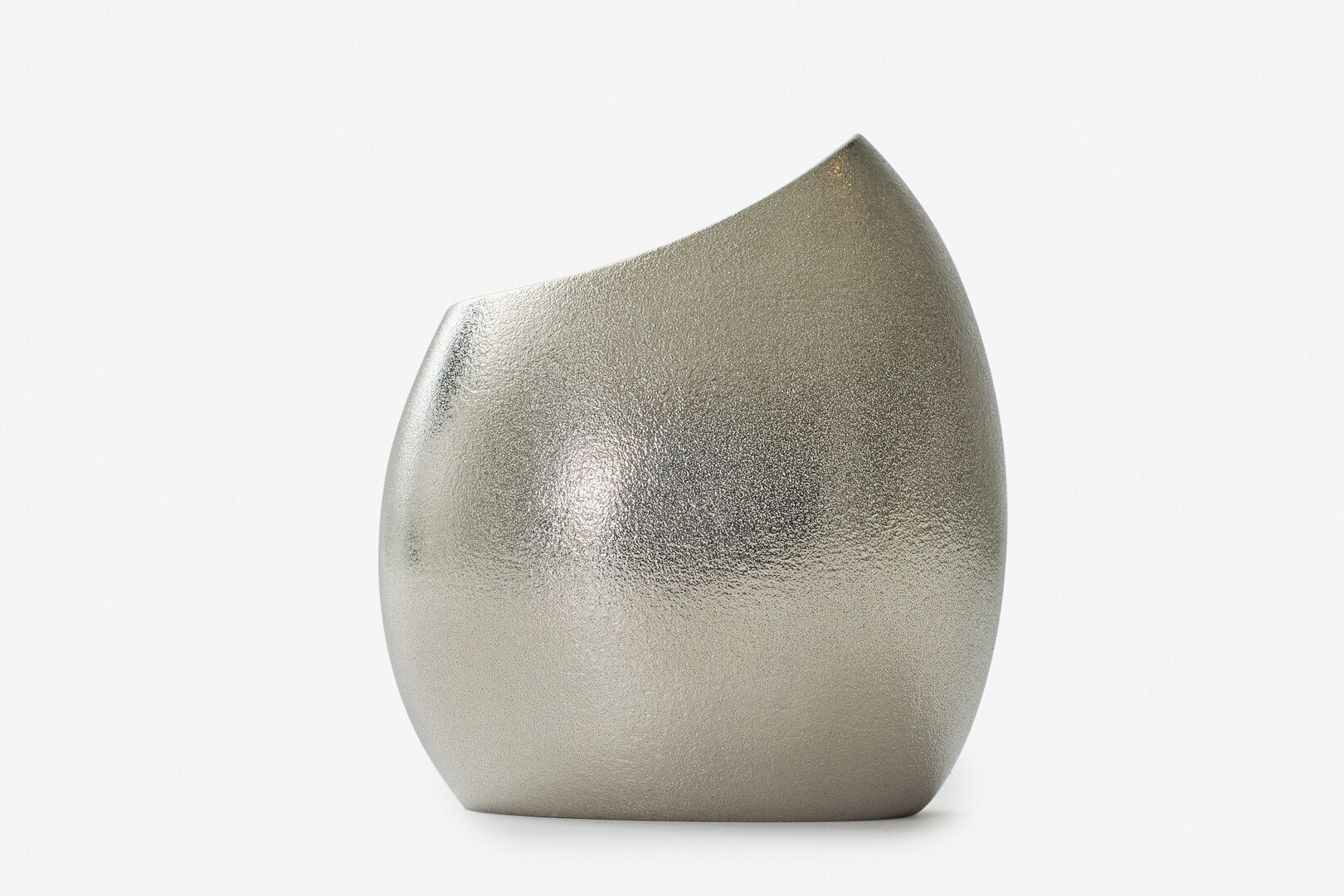 A tin vase shaped like a cocoon from Nousaku