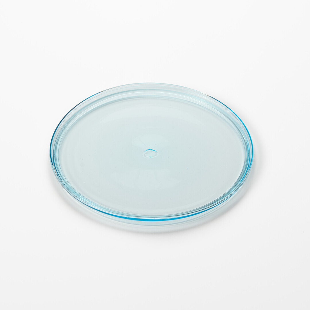 Small blue Glass Plate by Arinaga Kōta from Japan House London.