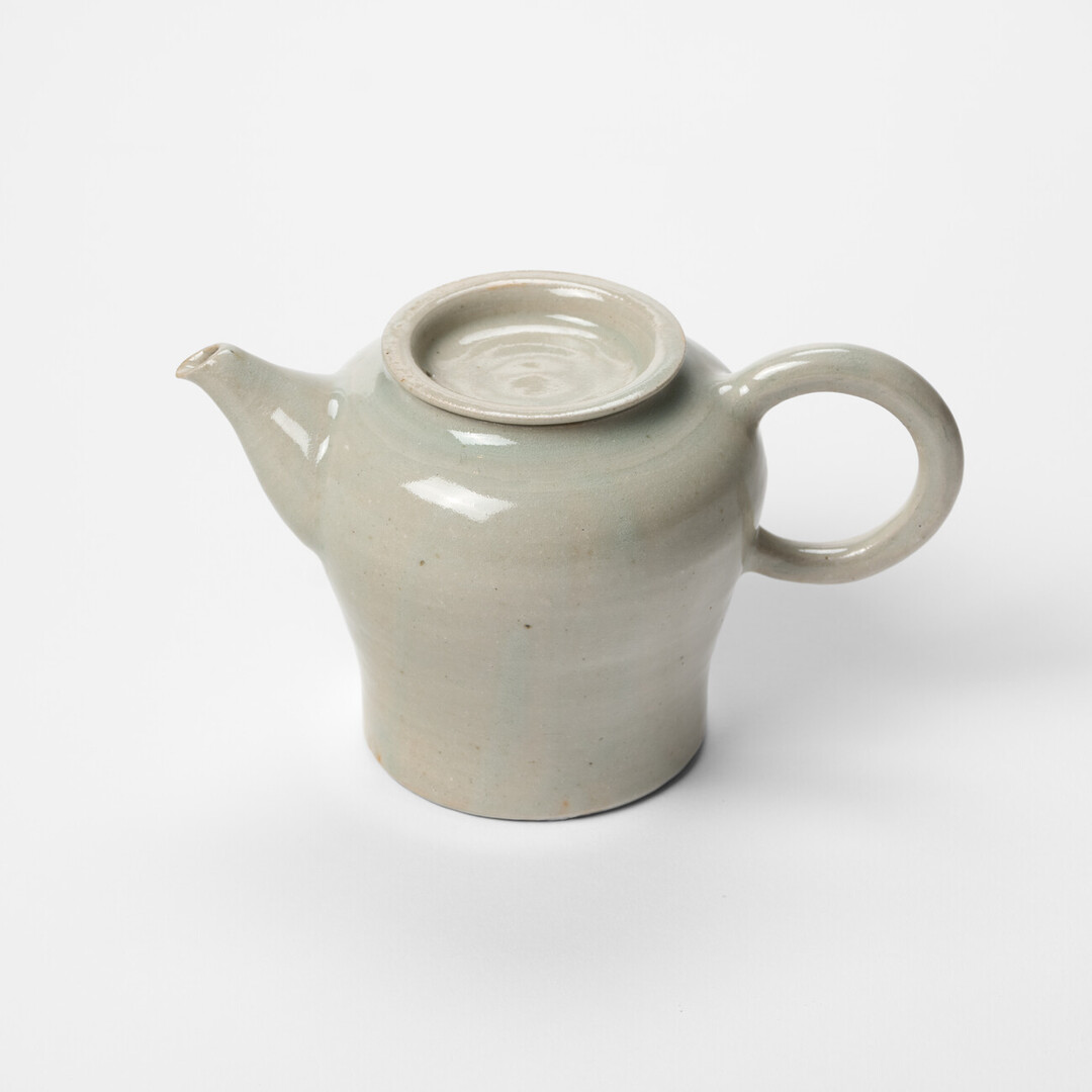 A porcelain teapot by Hidaka Shinji from Japan House London.