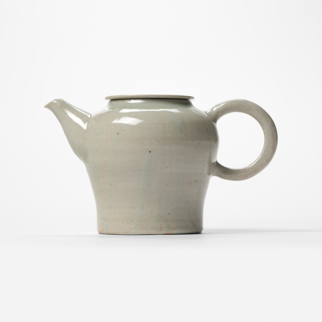 A porcelain teapot by Hidaka Shinji from Japan House London.