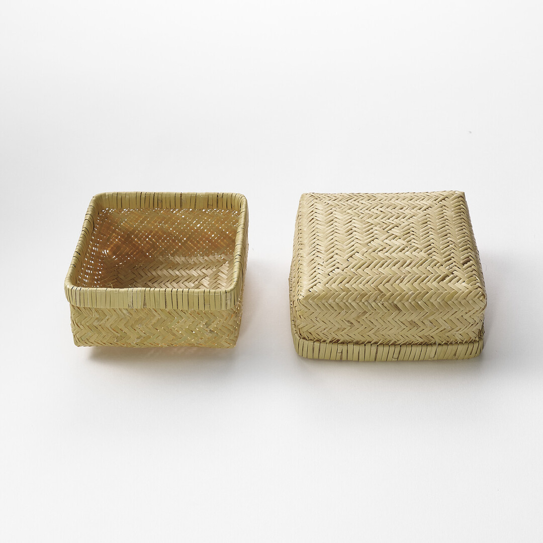 Square woven bamboo sandwich lunch box by Matsunoya from Japan House London.