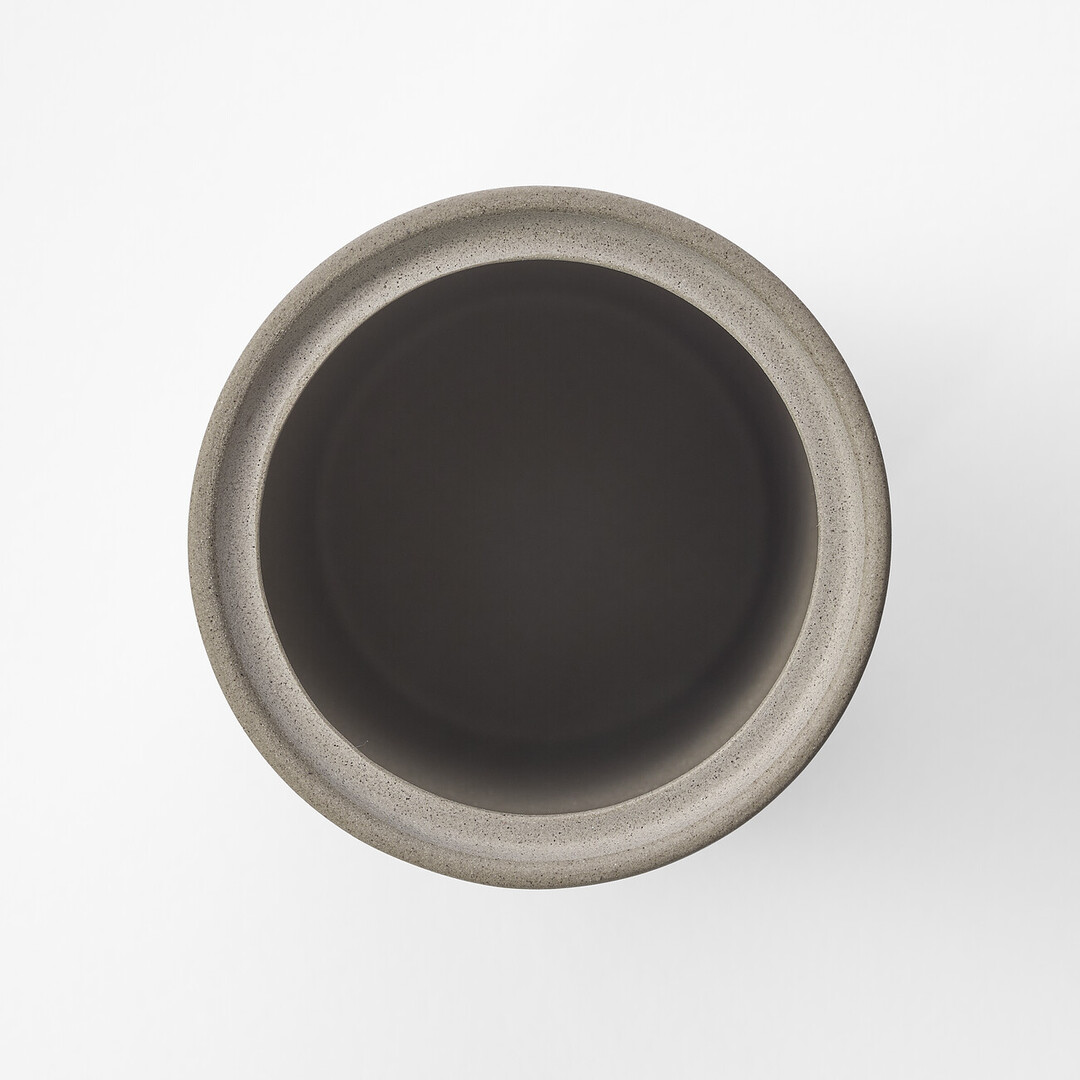 A grey ceramic tea caddy by Jinsui from Japan House London.