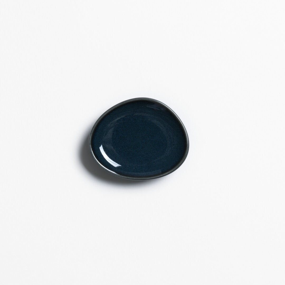 Navy Porcelain Chopstick Rest from series Petra by Hakusan from Japan House London.