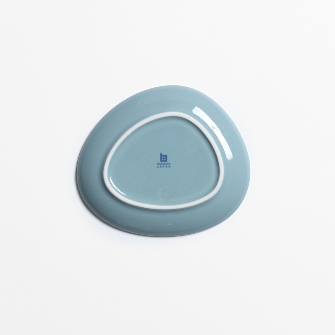 Small Grey Porcelain plate from series Petra by Hakusan from Japan House London.