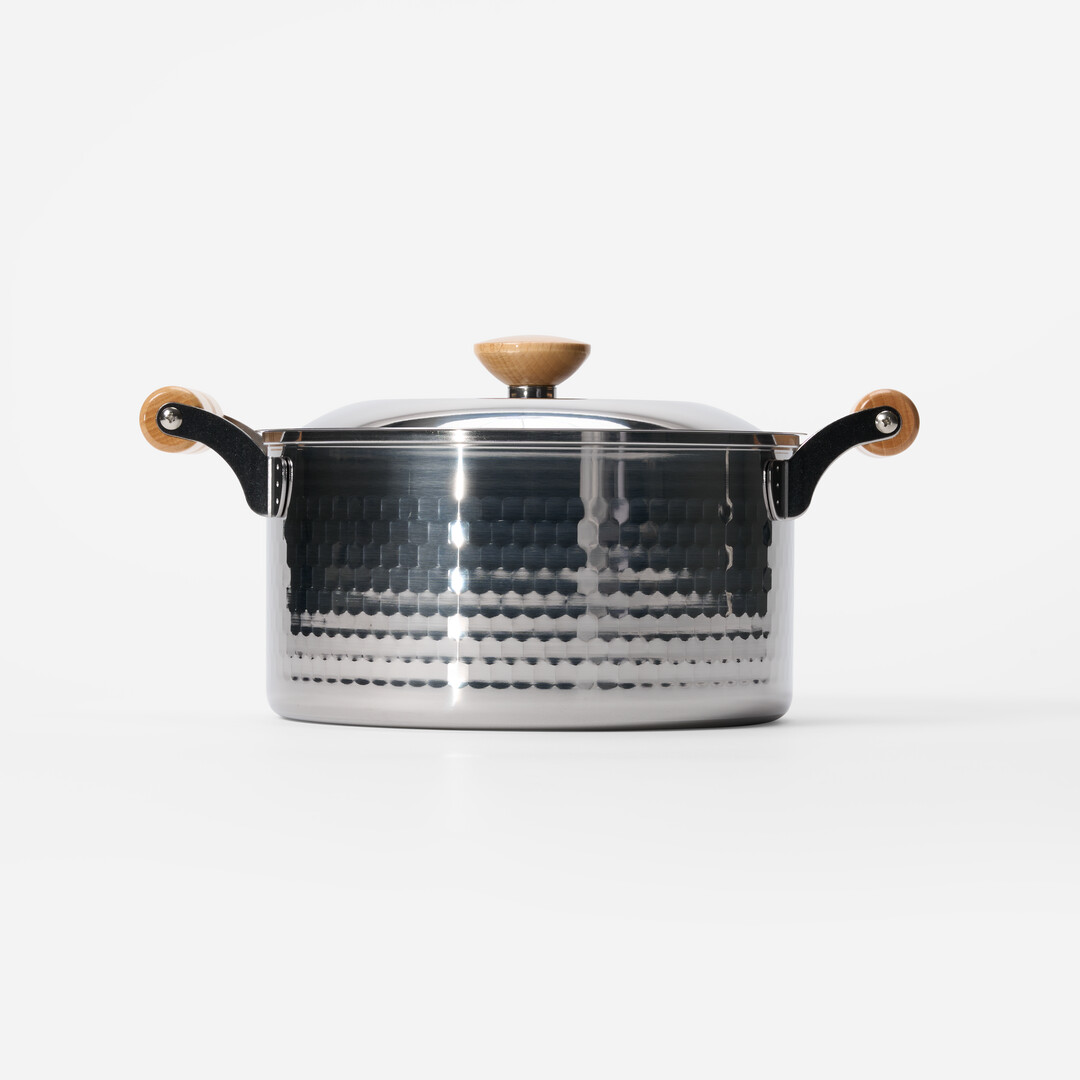 Stainless Steel Yukihira Sauce Pot & Lid 22cm from Japan House London.